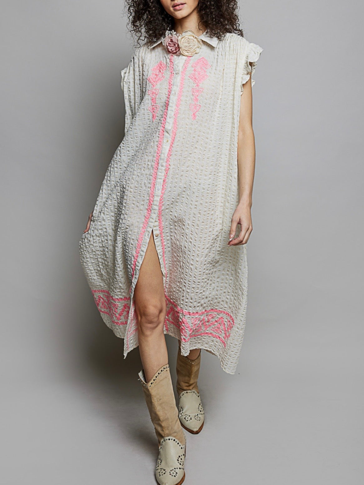 Natural and pink embroidered details sleeveless maxi dress