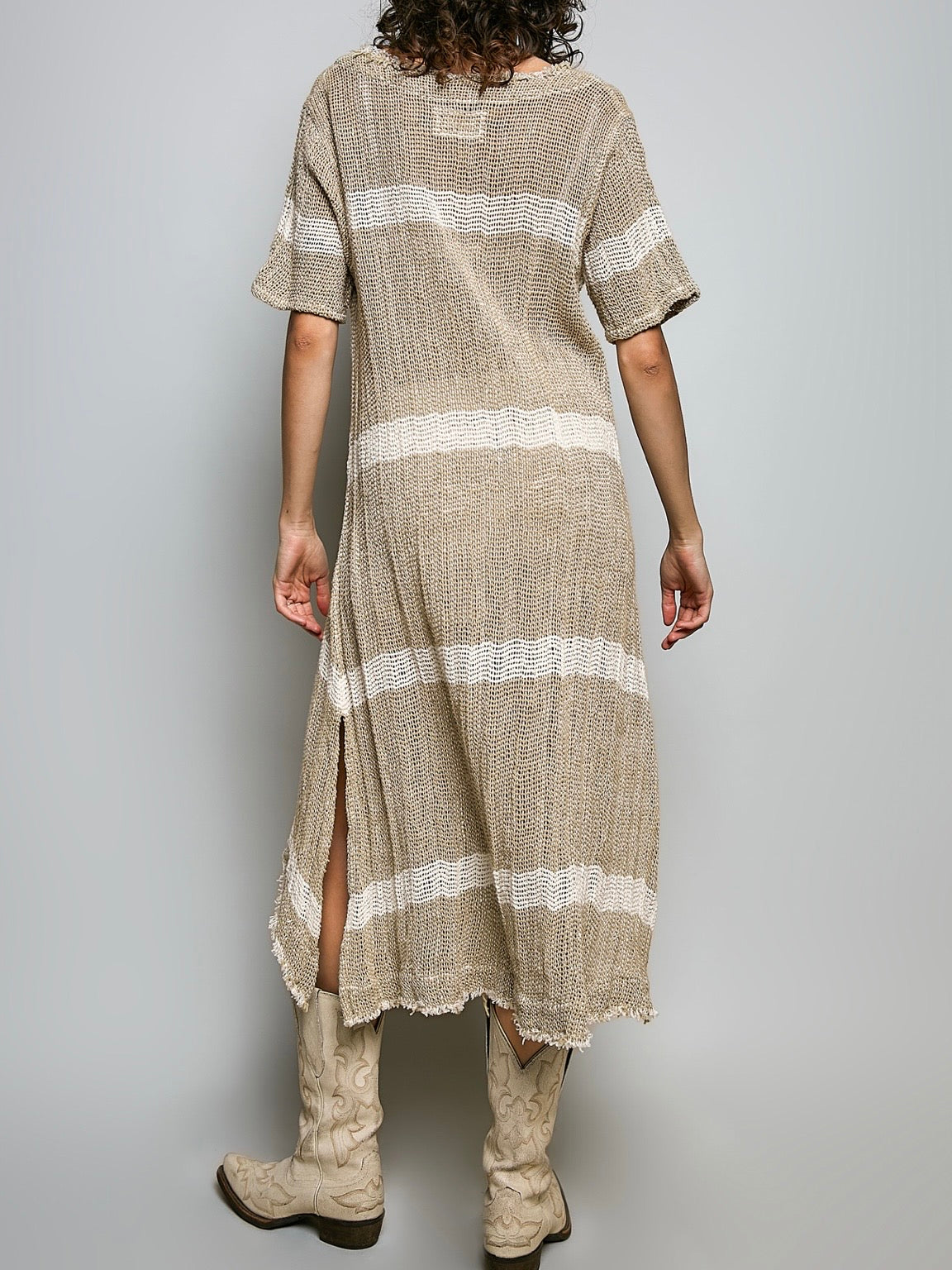 Beige and white embroidered details short sleeves midi dress