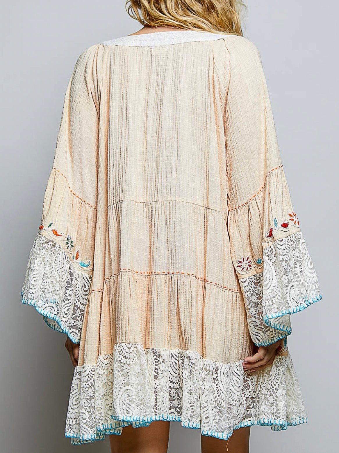 Beige lace trim edge long sleeves short mini dress