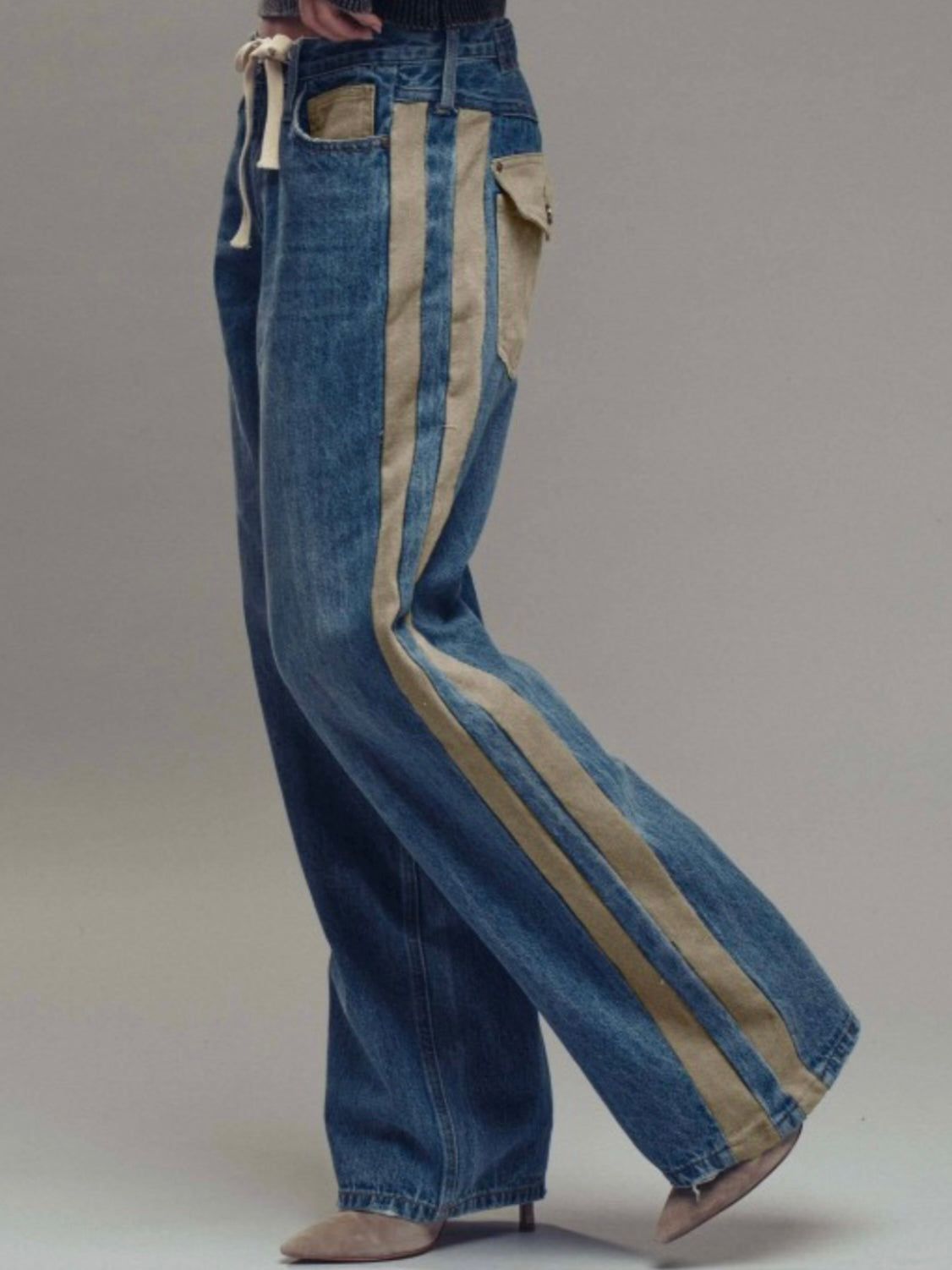 Blue and beige straps flaps pockets wide pants