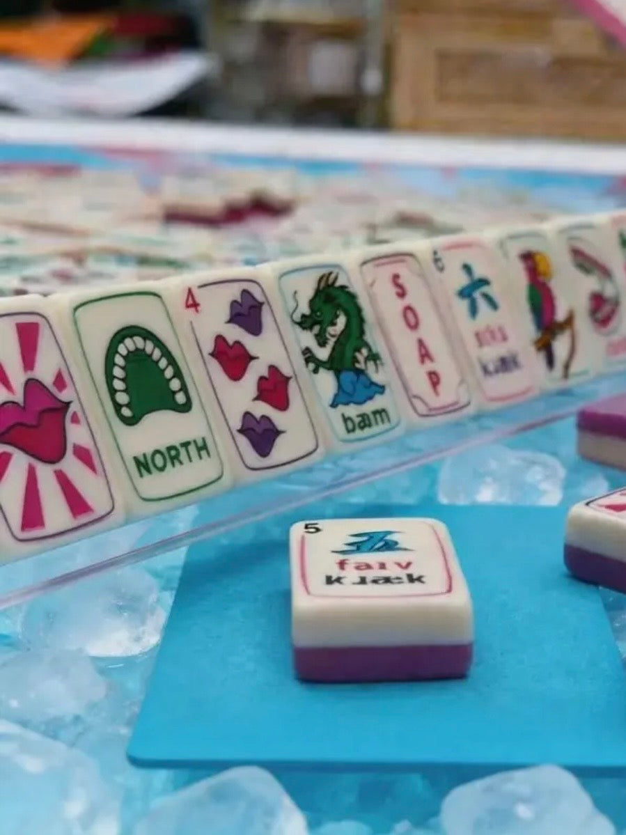 Burgundy kisses and lips Mahjong tiles set