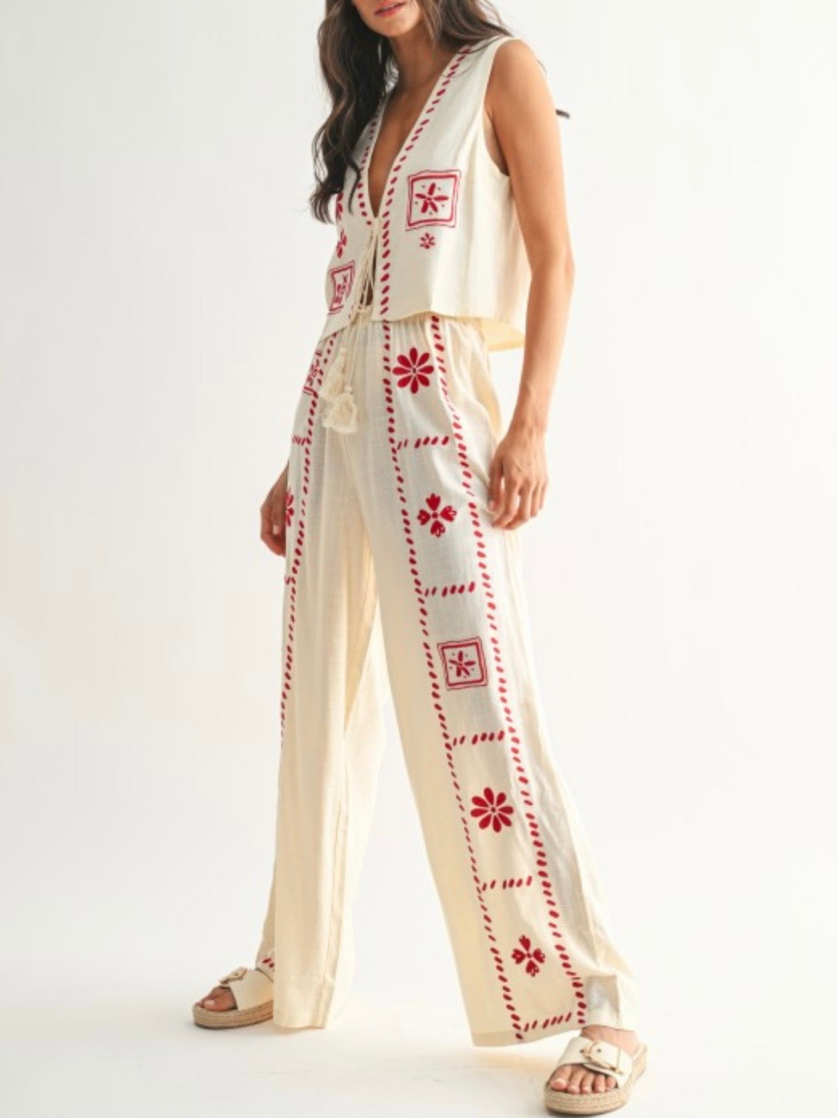 Off white and red floral detail set top and pants