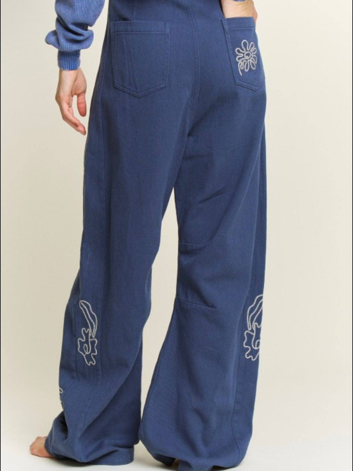 Blue straight floral embroidered jeans pants