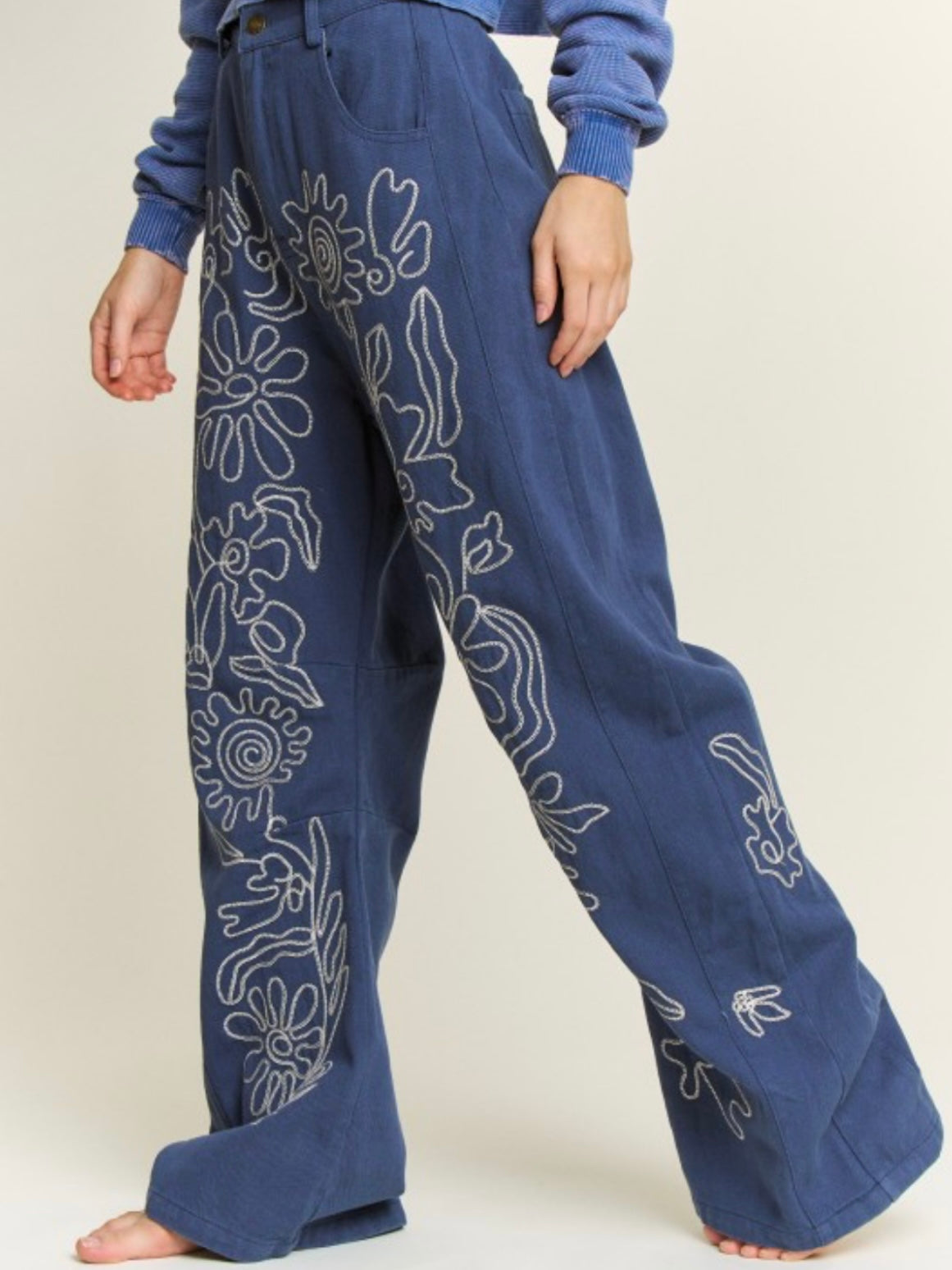 Blue straight floral embroidered jeans pants