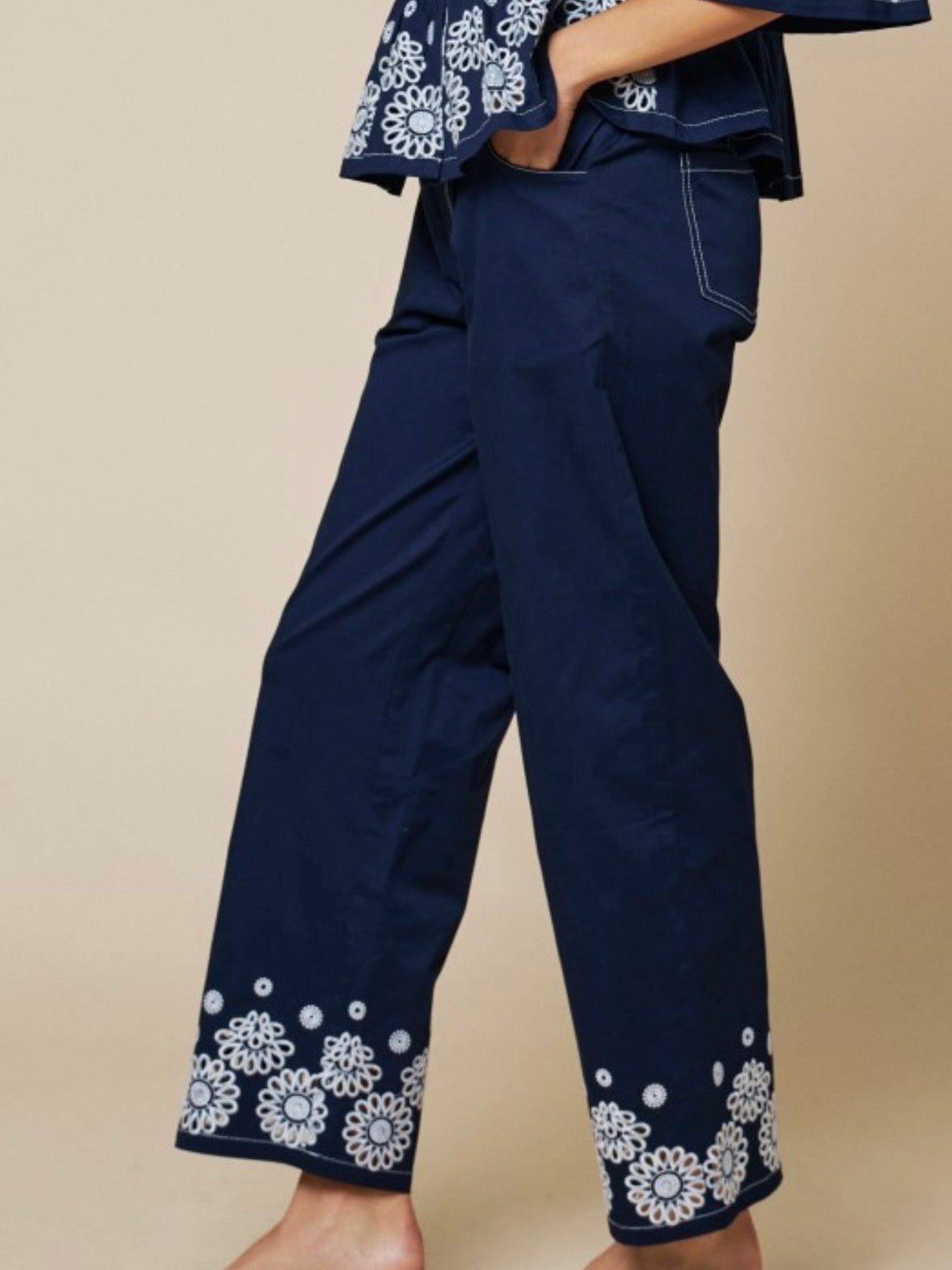 Navy blue Floral embroidered fabric straight Capri pants