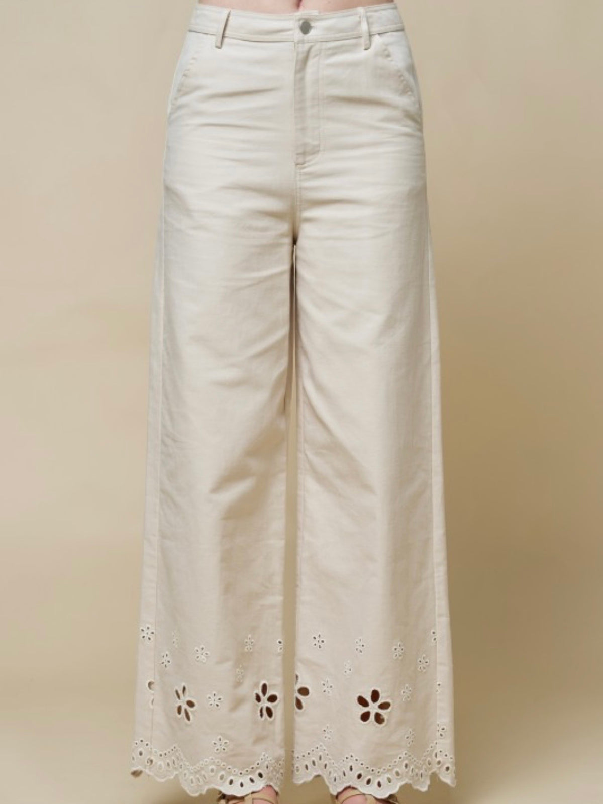 Beige eyelet Floral fabric straight Capri pants