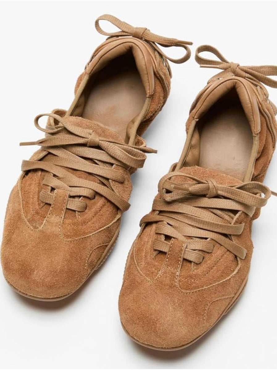 Solid colors Front tied flats shoes adjustable