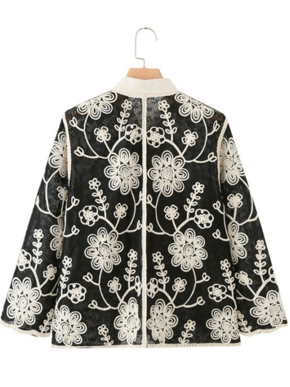Black and beige floral 3/4 long sleeves shirt