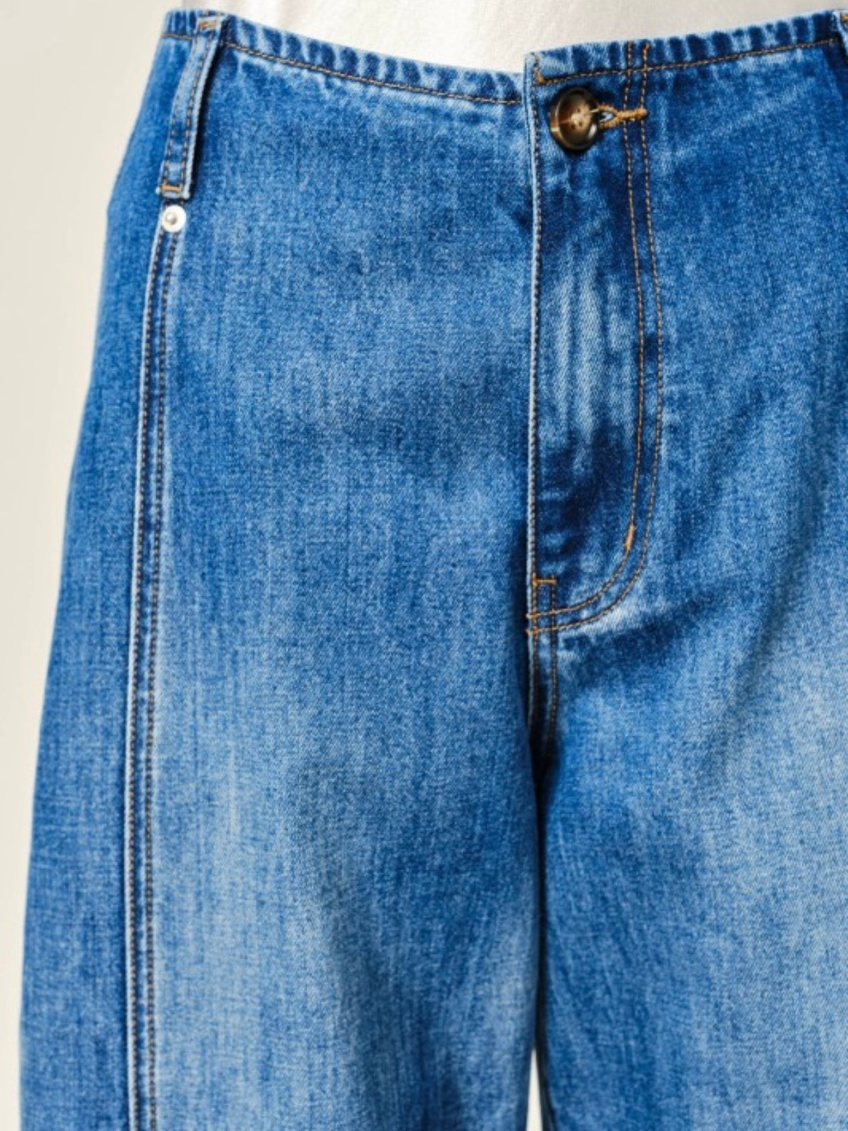 Blue jeans barrel seams pants