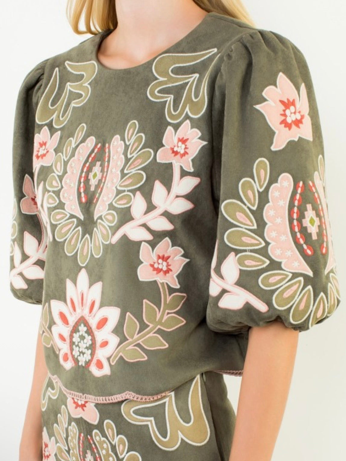 Green embroidered floral blouse puff short sleeves