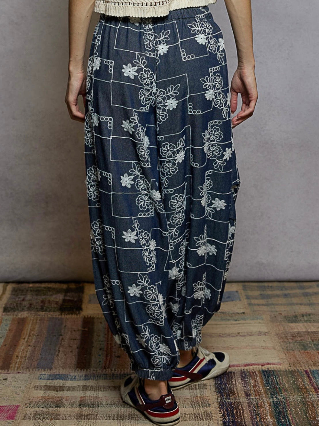 Blue and white floral embroidery baggy pants