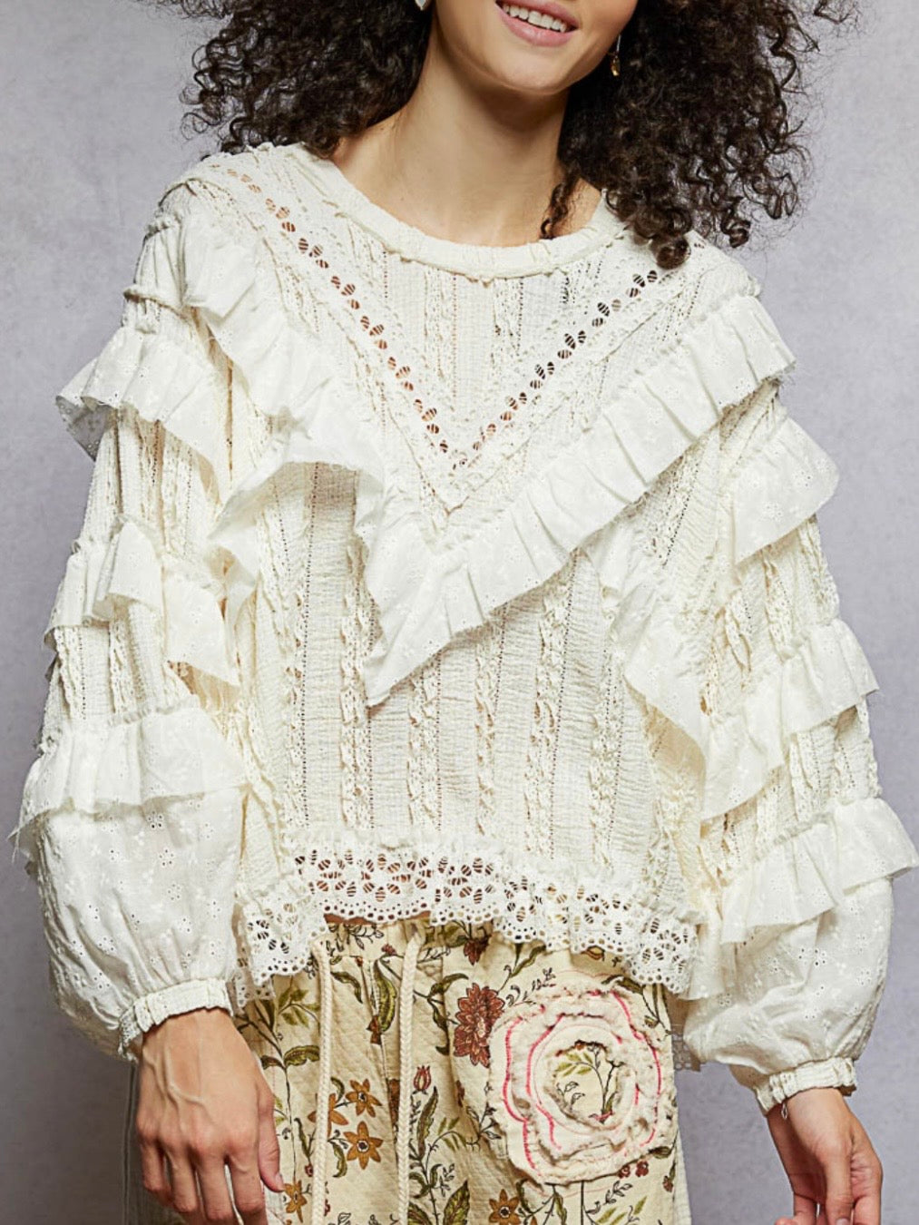 Romantic Wide loose fit lace blouse with balloon sleeves