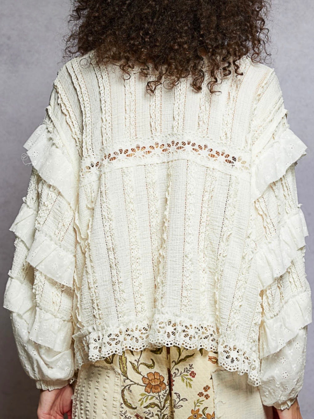 Romantic Wide loose fit lace blouse with balloon sleeves