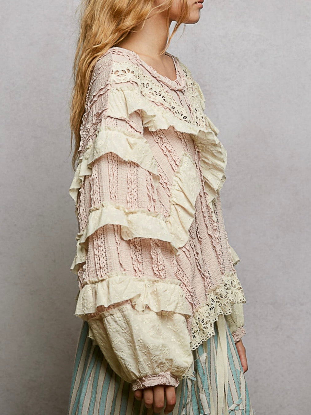 Romantic Wide loose fit lace blouse with balloon sleeves