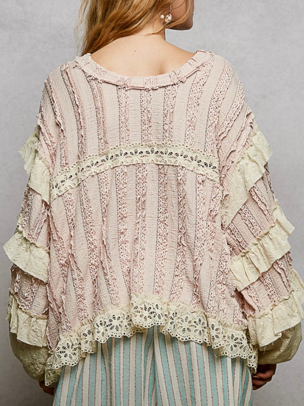 Romantic Wide loose fit lace blouse with balloon sleeves
