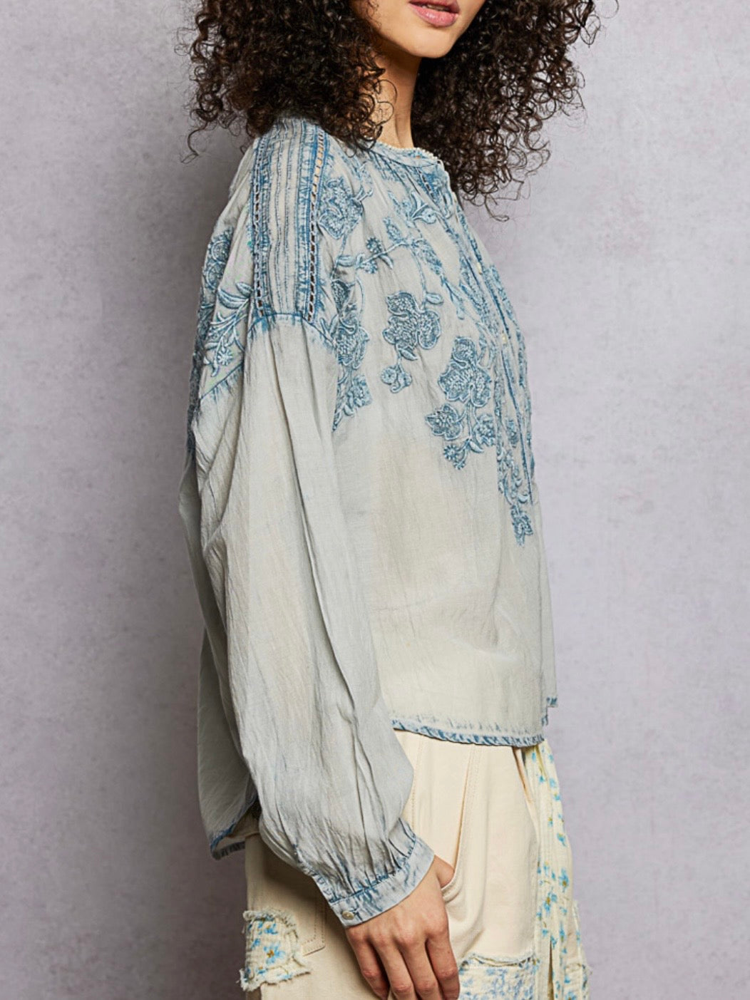 Blue floral printed long sleeves shirt