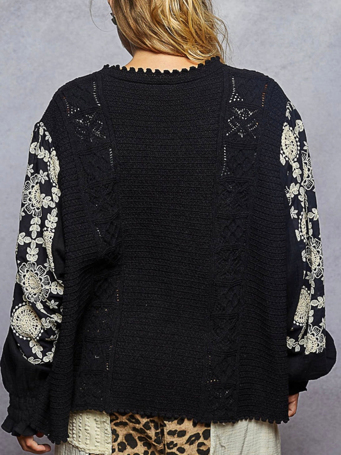 Black and white Flowers sleeves detail cardigan knitted sweater