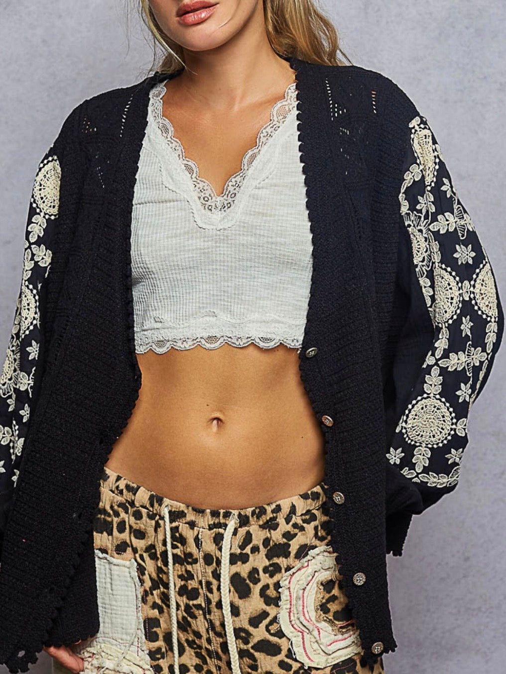 Black and white Flowers sleeves detail cardigan knitted sweater