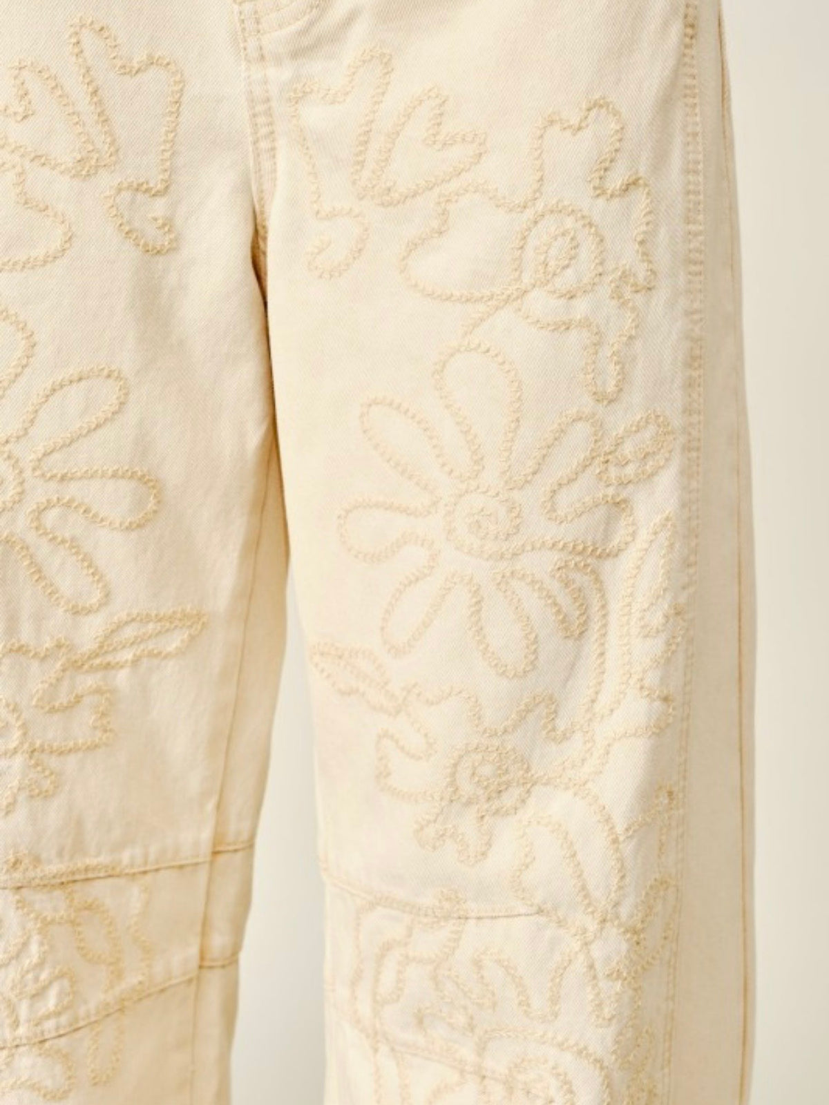 Pantalones de mezclilla con costuras tipo barril