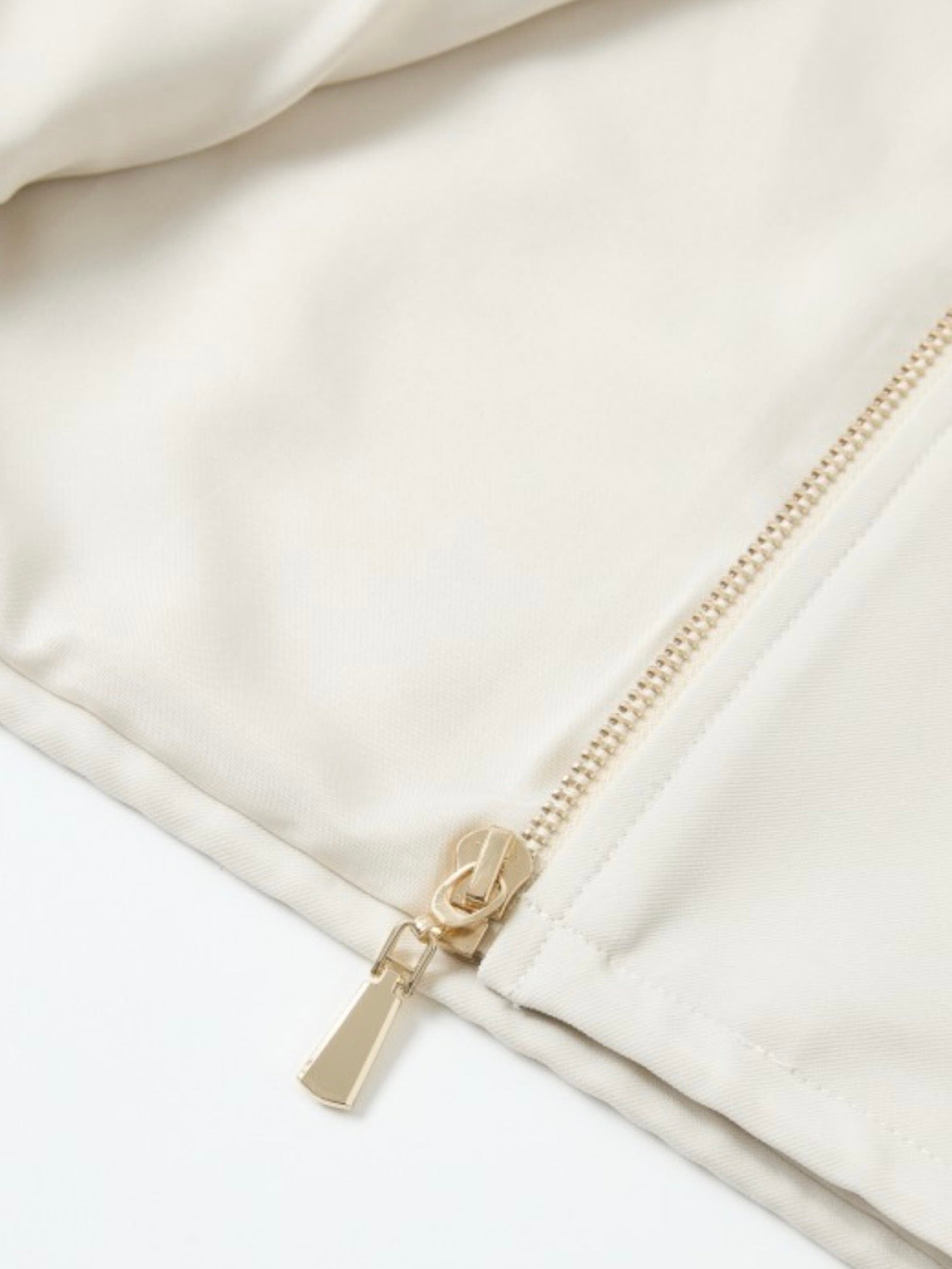 Off white zipper front closure jacket and pants set