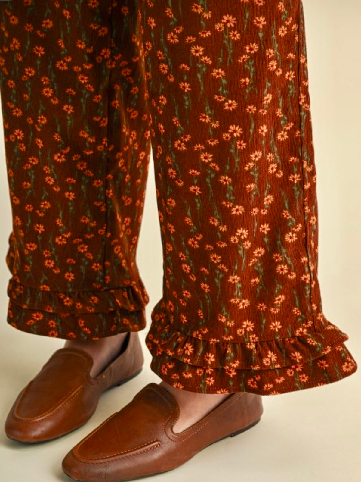 Pantalones capri rectos de tela en colores sólidos