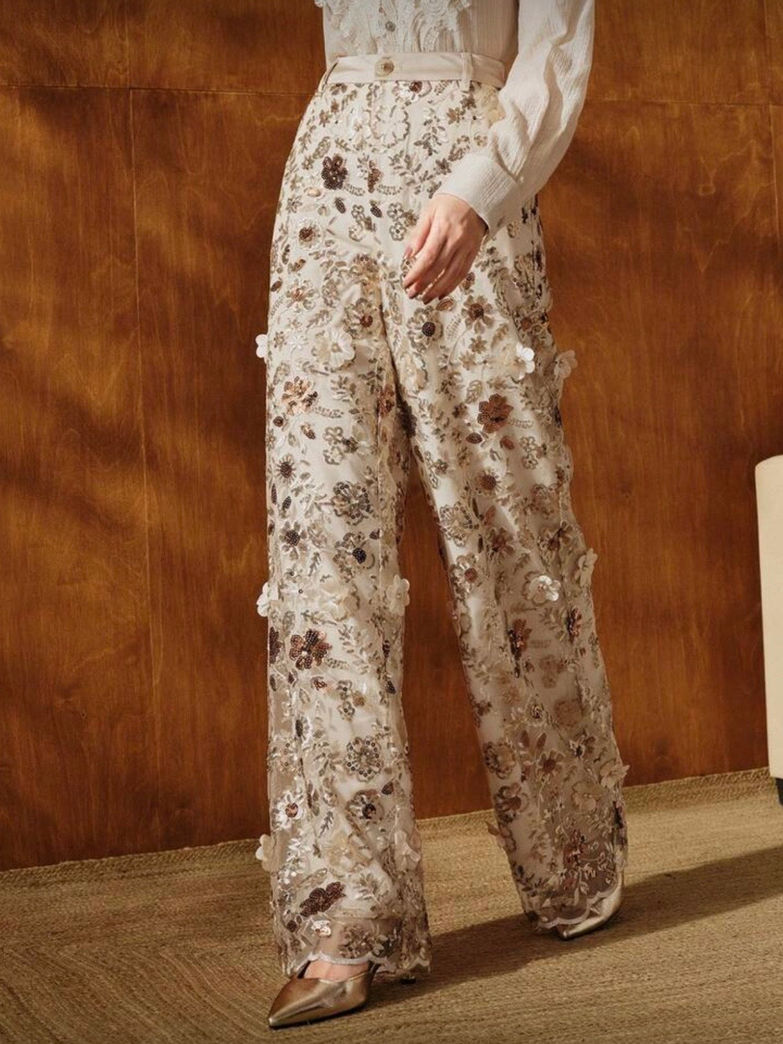 Beige floral embroidered details pants
