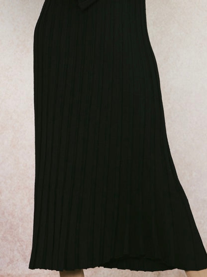 Solid colors pleated knitted maxi dress