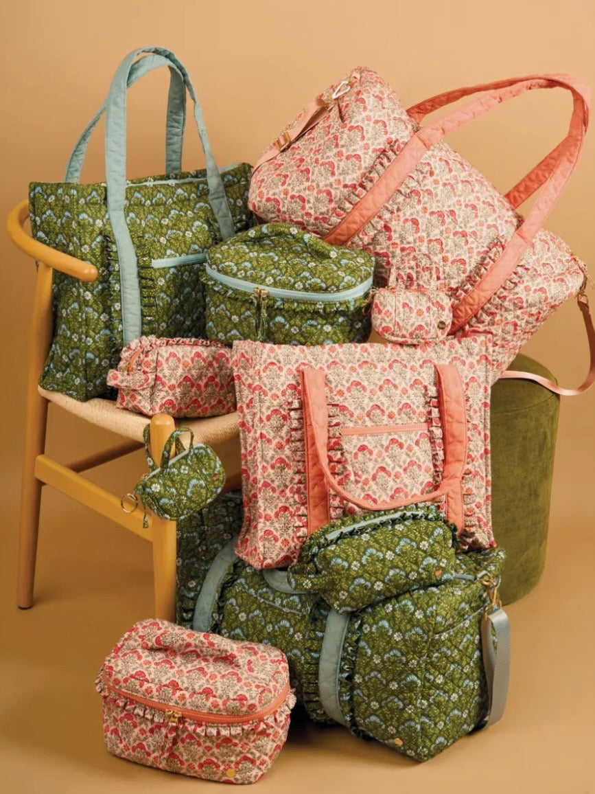 Green floral cosmetics and multifunctional quilted pouch bag