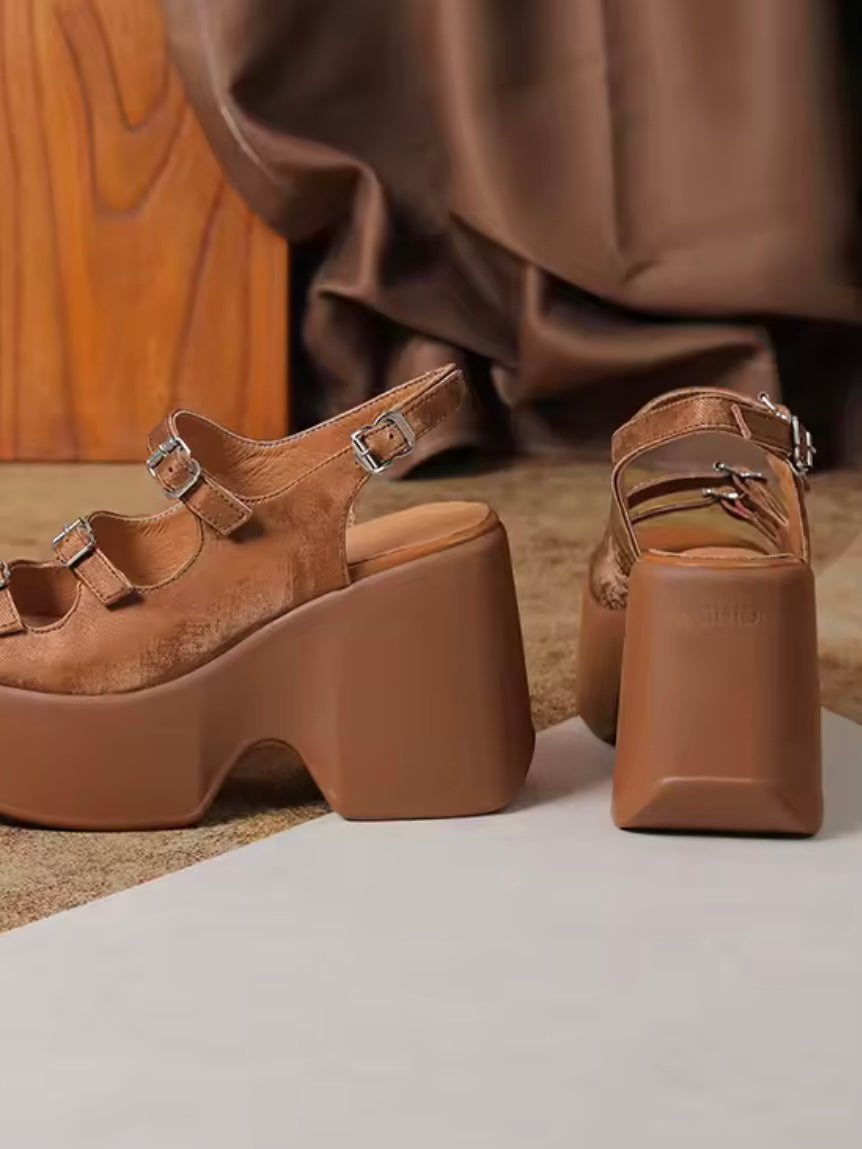 Brown three straps buckled sandals