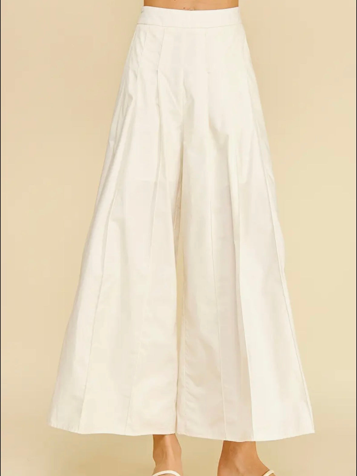 Off white solid colors wide leg pleated pants