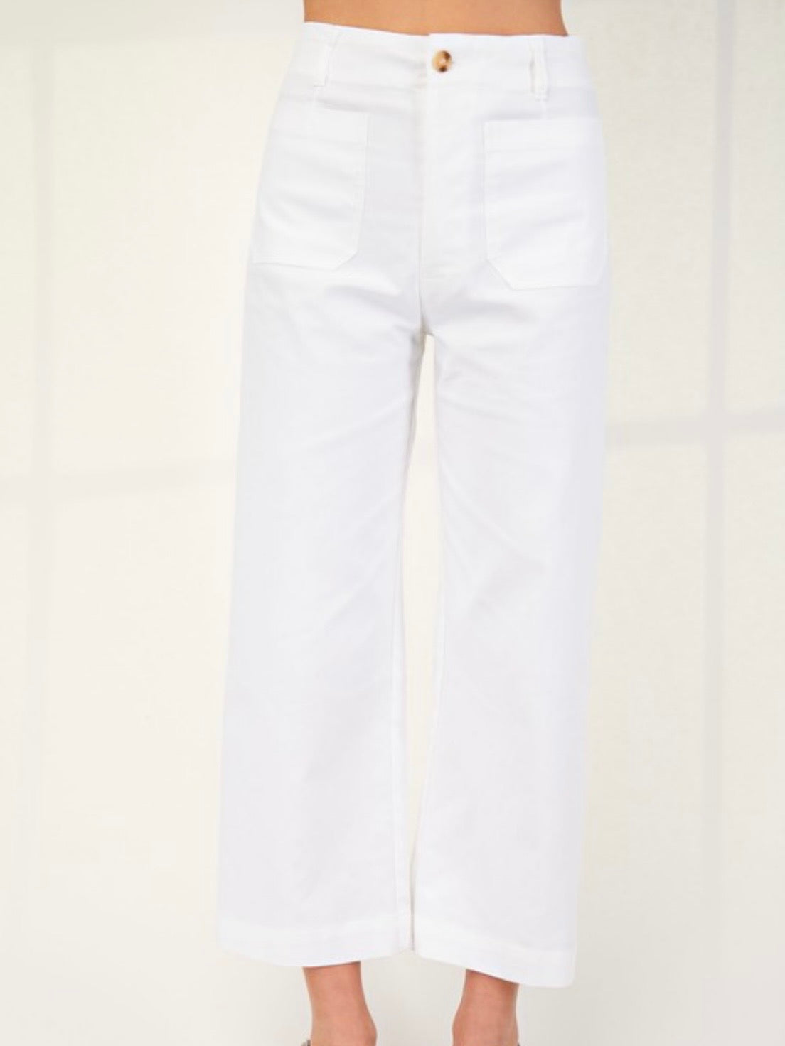 Solid colors fabric straight Capri pants