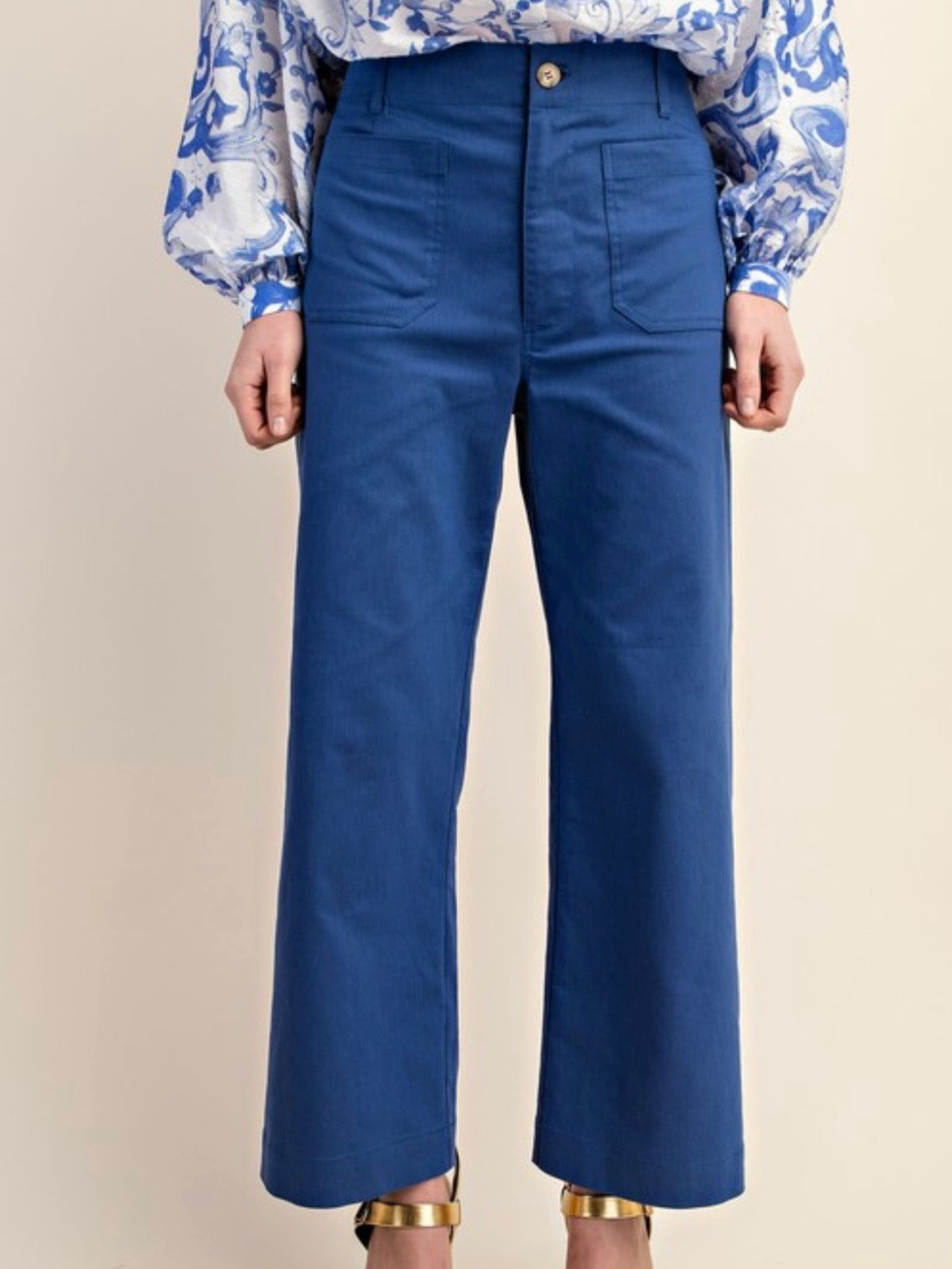 Solid colors fabric straight Capri pants