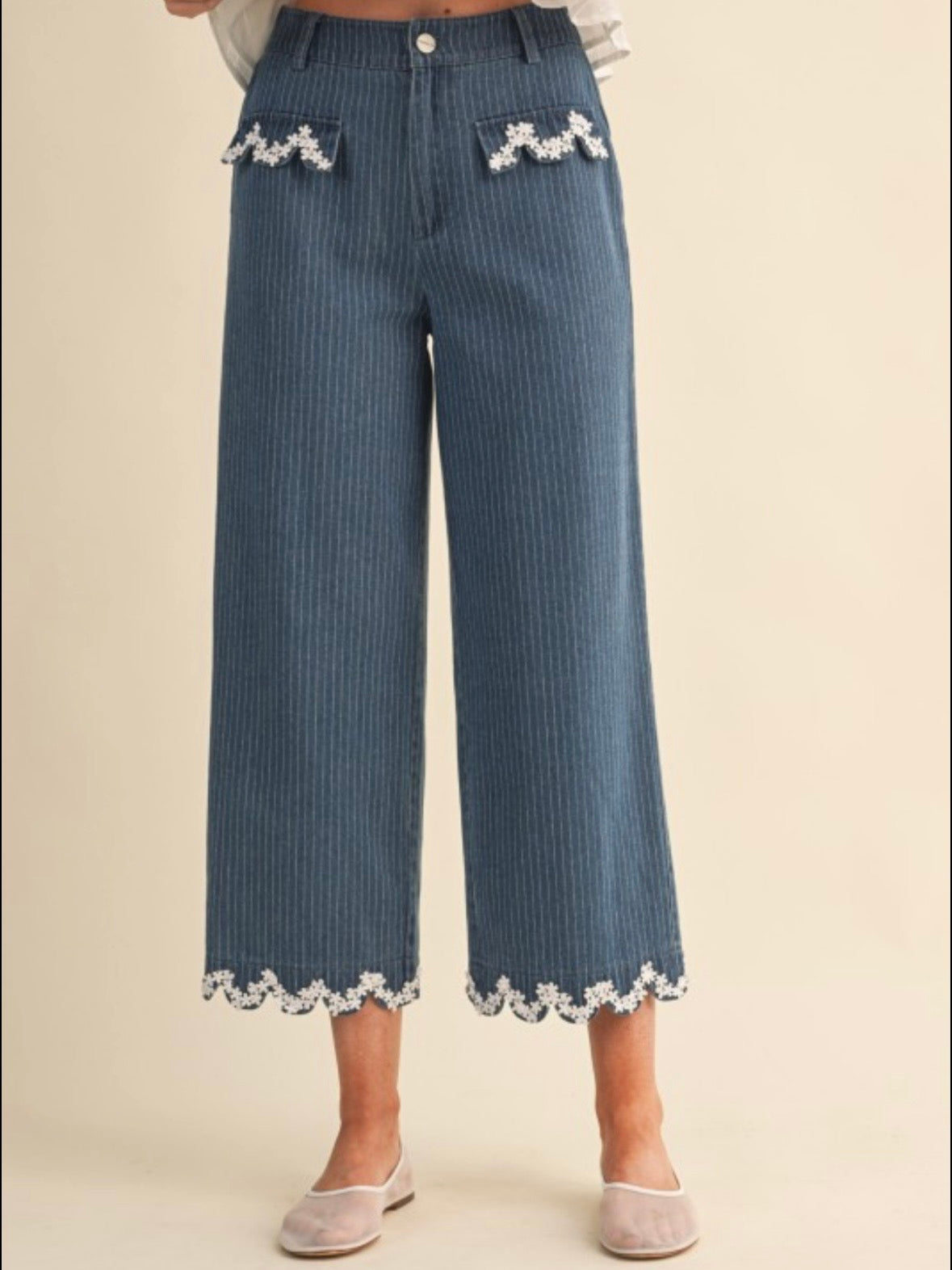 Blue denim striped fabric straight Capri pants