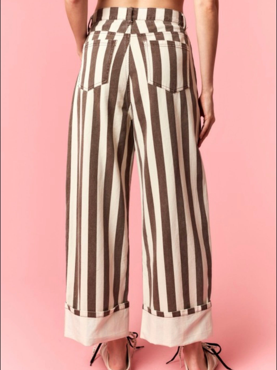 Color striped brown and beige fabric straight roll up Capri pants