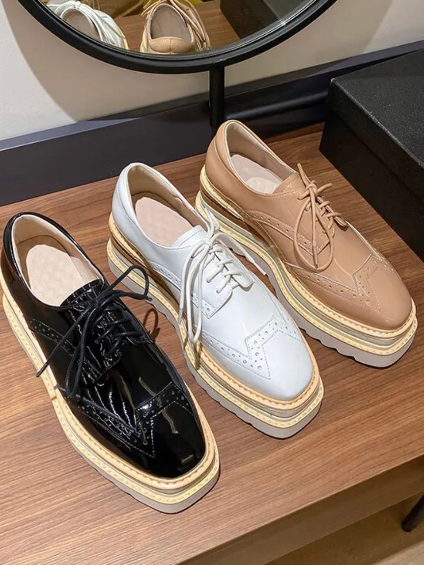 Lace up solid colors oxfords