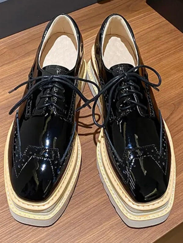 Lace up solid colors oxfords