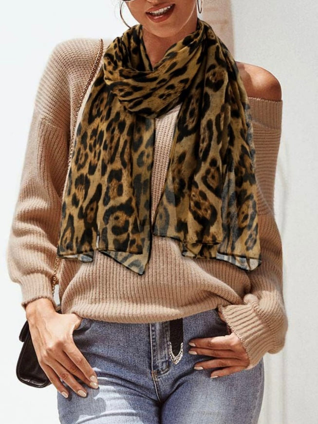 Leopard print light scarf