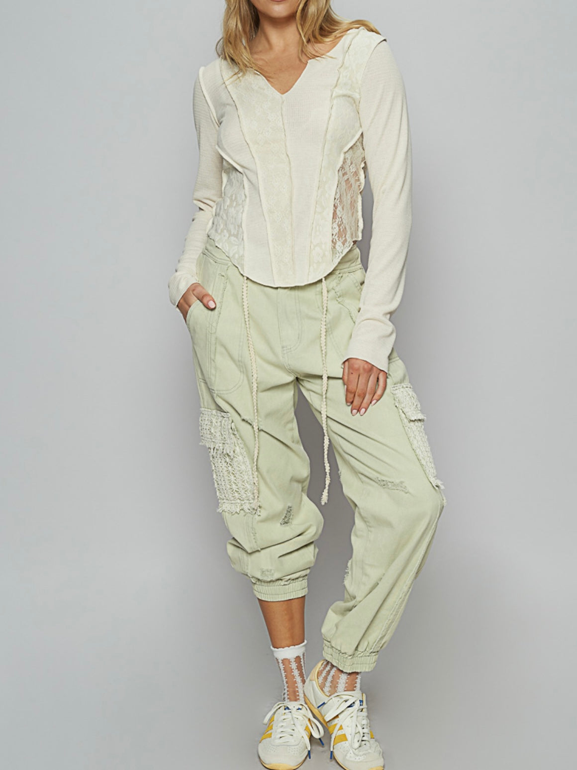 Beige lace mix fabrics top sweater