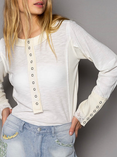 Basic white buttoned long sleeves top