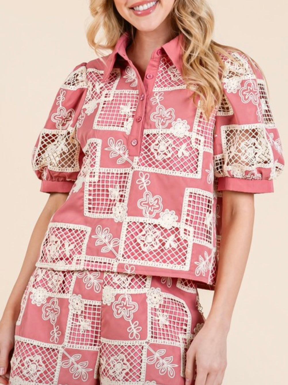 Beige and pink lace set of 2 shirt and shorts pants