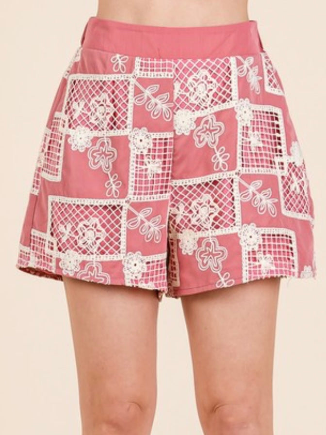 Beige and pink lace set of 2 shirt and shorts pants