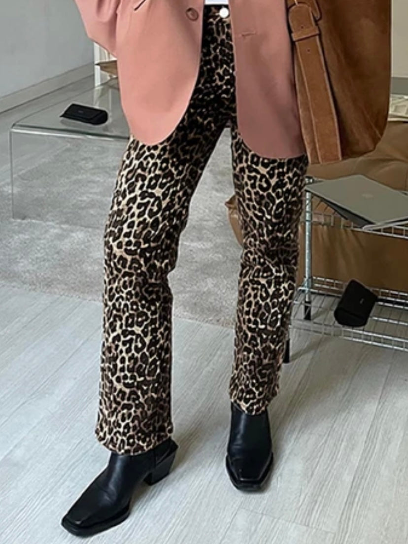 Leopard print straight fit pants