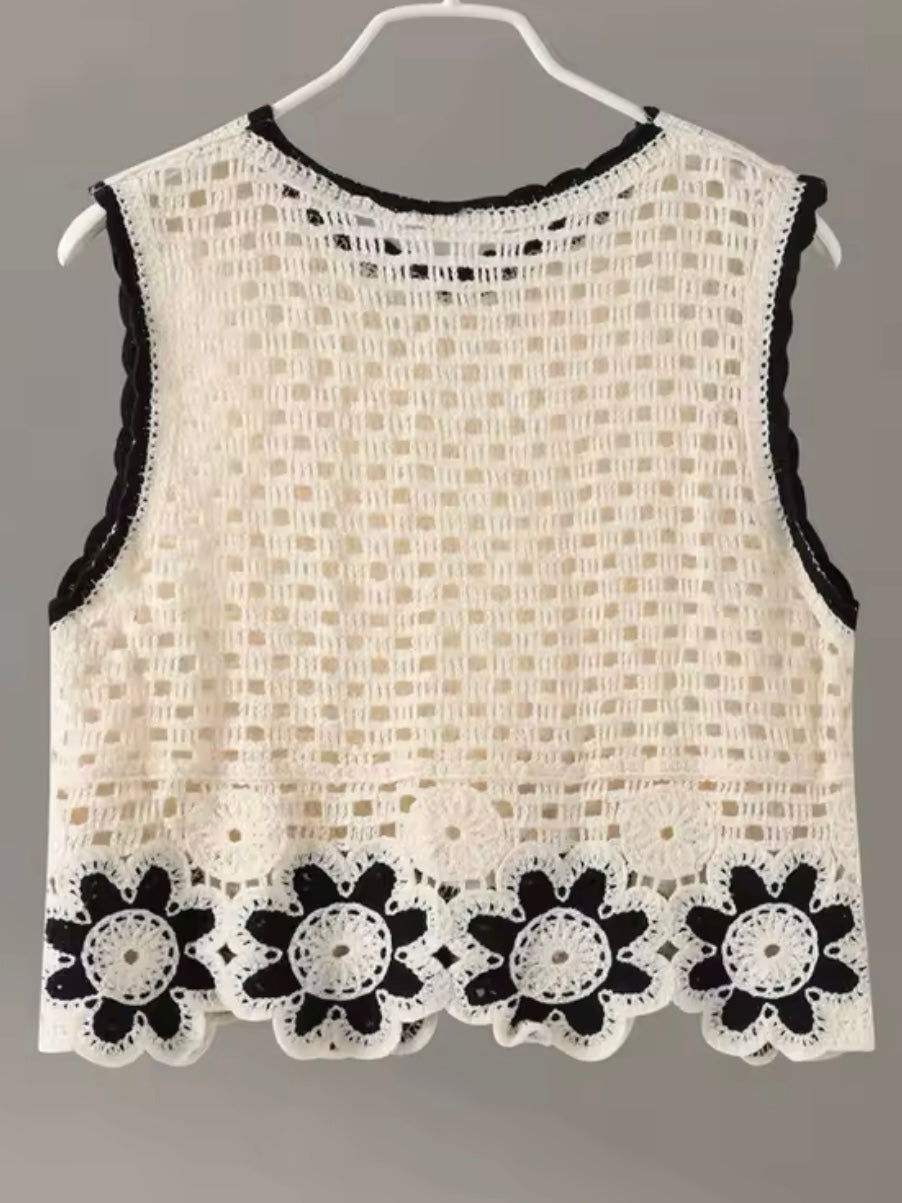 Knitted black and white floral set of 2 top and pants