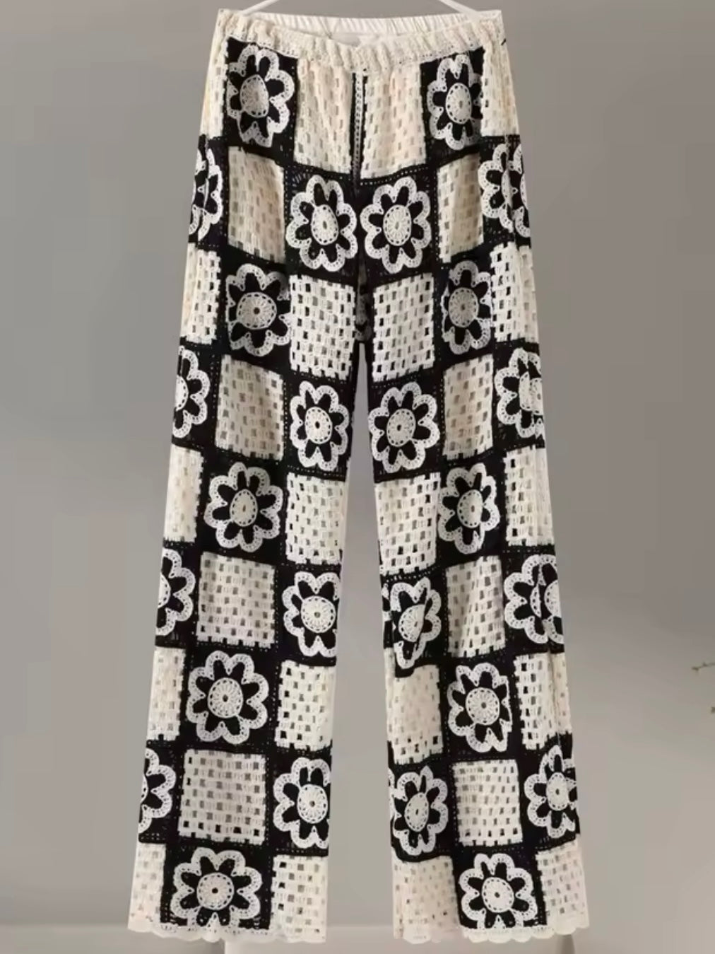 Knitted black and white floral set of 2 top and pants