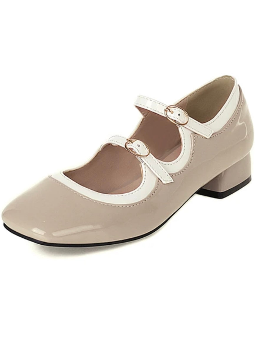 Beige patent low square heel shoes