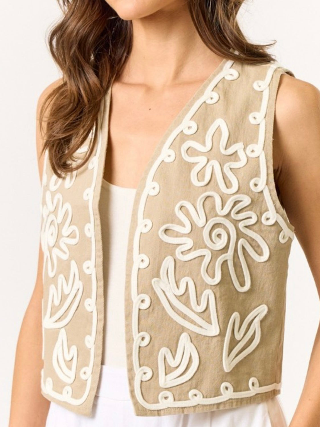 Beige and white floral embroidered texture vest