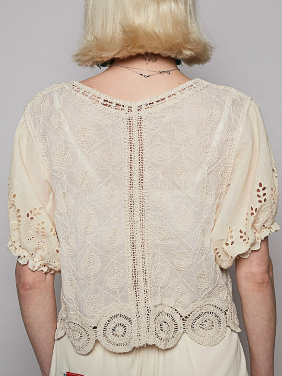 Beige knitted floral crochet crop top