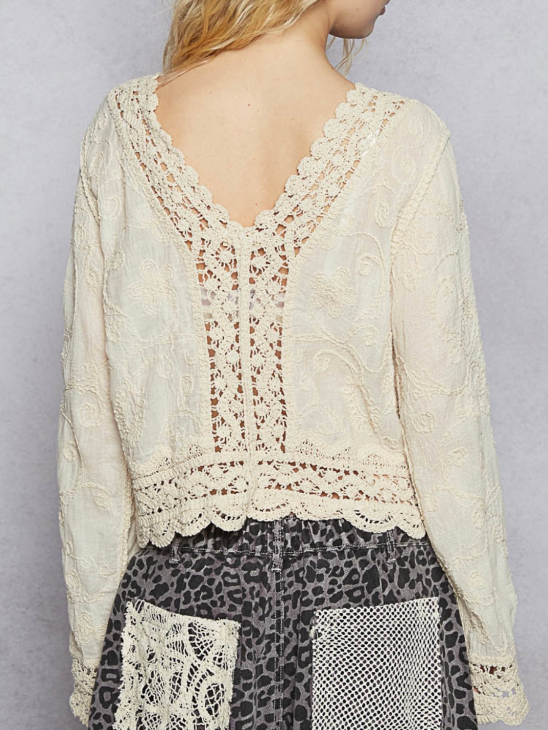 Beige floral crochet long sleeves crop top