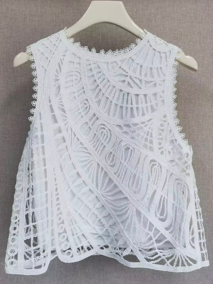 White sleeveless lace top