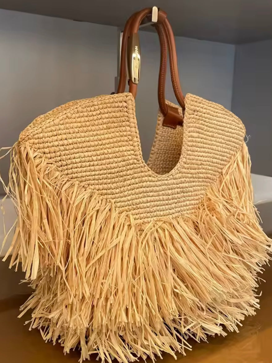 Natural straw hairy handbag